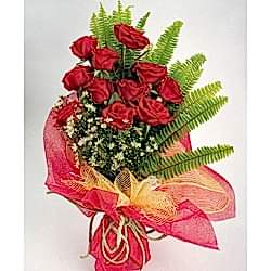 Send Romantic Thing of LOVE  Red Roses to Dhaka in Bangladesh