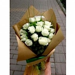 Send White Blossoms in a Handled Basket to Dhaka in Bangladesh