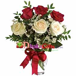send 6 mixed roses in vase to dhaka