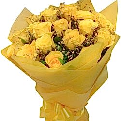 12 Yellow Roses Bouquet