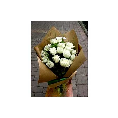 Send White Blossoms in a Handled Basket to Dhaka in Bangladesh