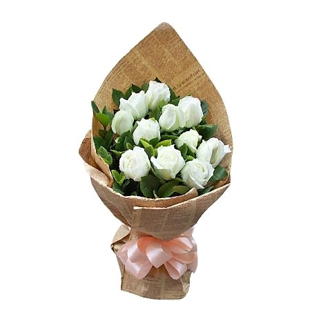 12 Snow White Roses Bouquet